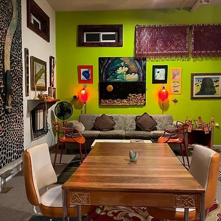 Space Castle: A 1950S Gas Station Transformed Into An Art Themed Wonderland Truth or Consequences Extérieur photo