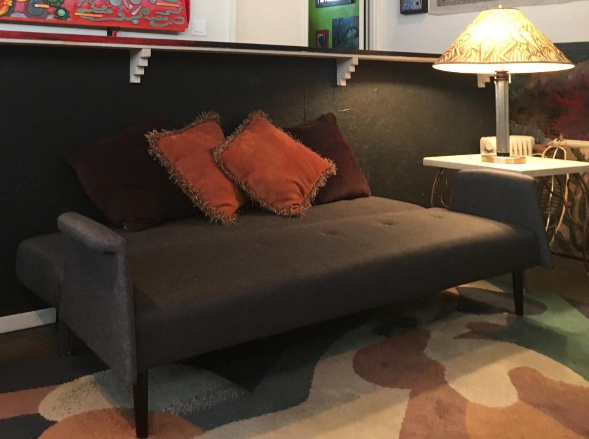 Space Castle: A 1950S Gas Station Transformed Into An Art Themed Wonderland Truth or Consequences Extérieur photo