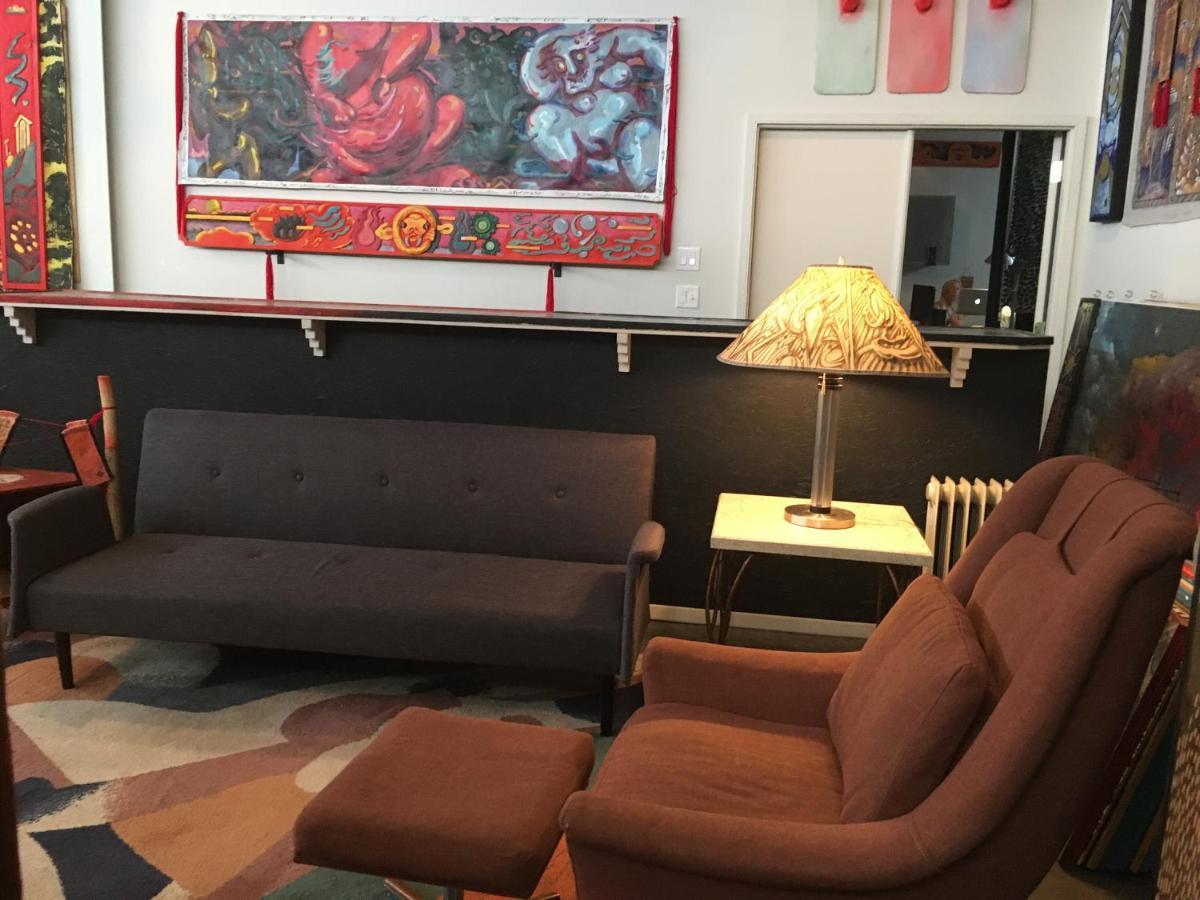 Space Castle: A 1950S Gas Station Transformed Into An Art Themed Wonderland Truth or Consequences Extérieur photo