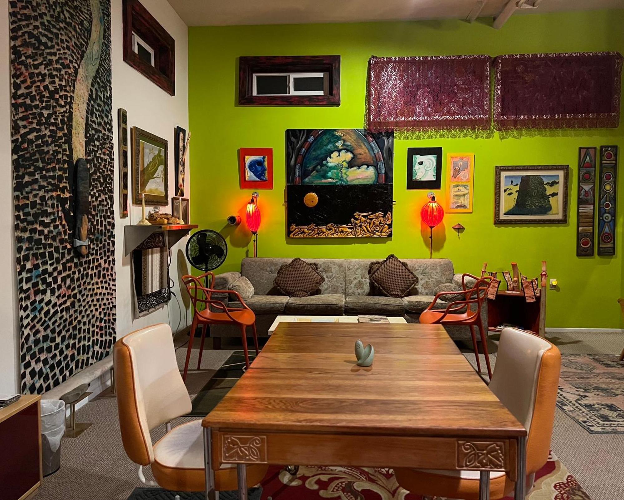 Space Castle: A 1950S Gas Station Transformed Into An Art Themed Wonderland Truth or Consequences Extérieur photo