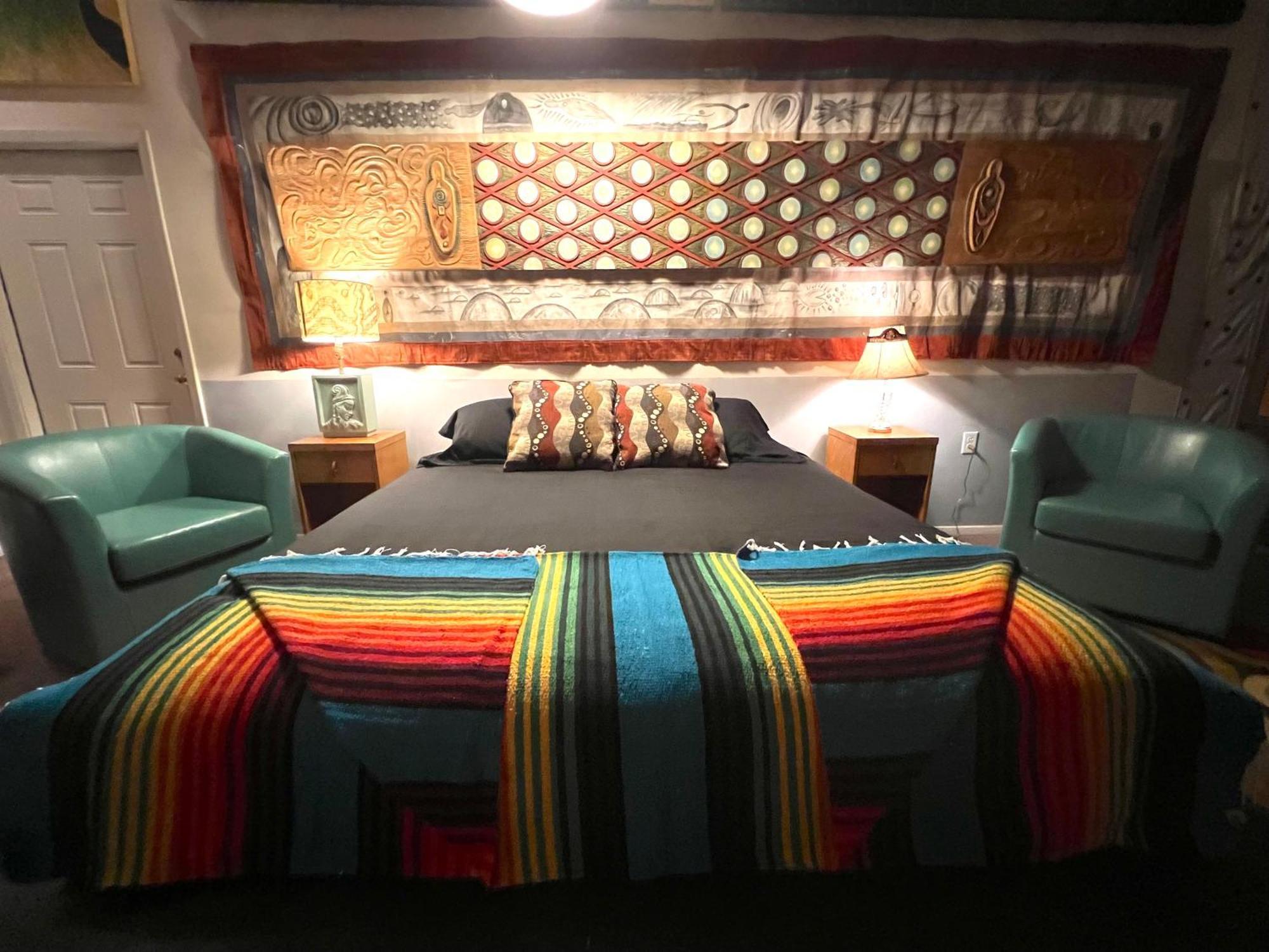 Space Castle: A 1950S Gas Station Transformed Into An Art Themed Wonderland Truth or Consequences Extérieur photo
