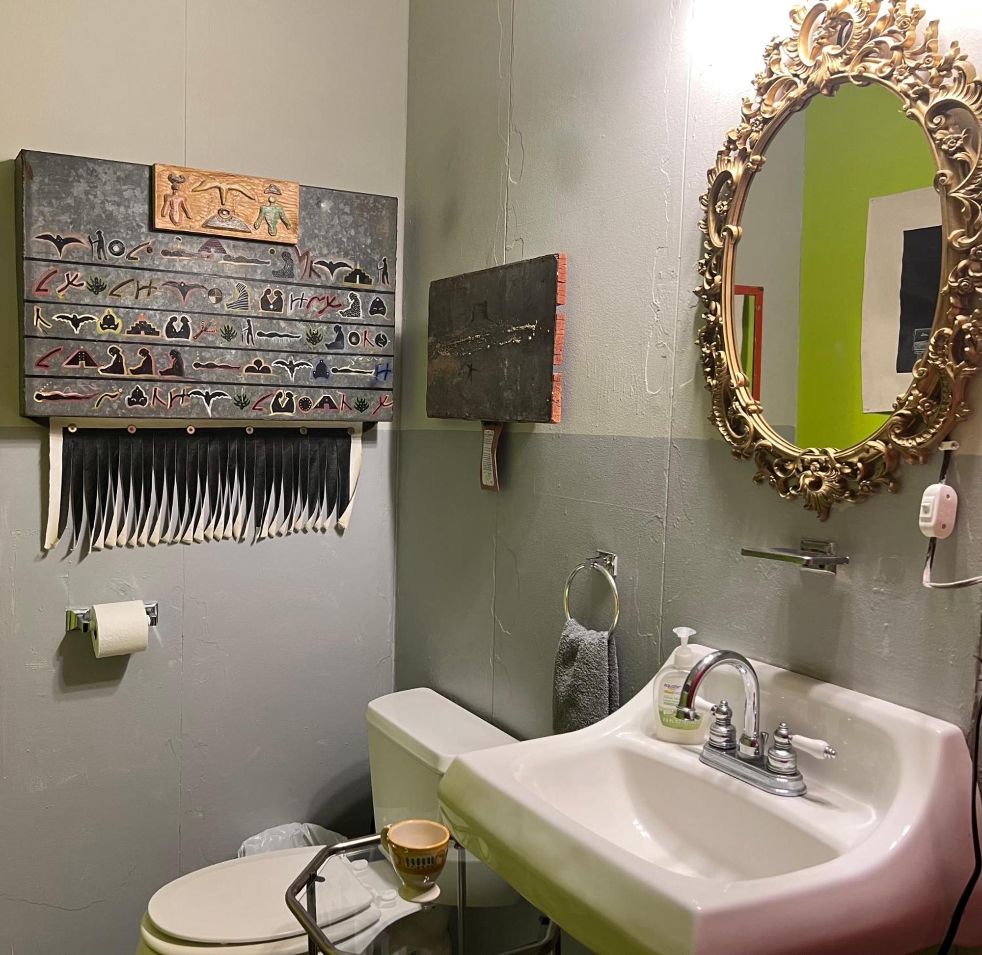 Space Castle: A 1950S Gas Station Transformed Into An Art Themed Wonderland Truth or Consequences Extérieur photo