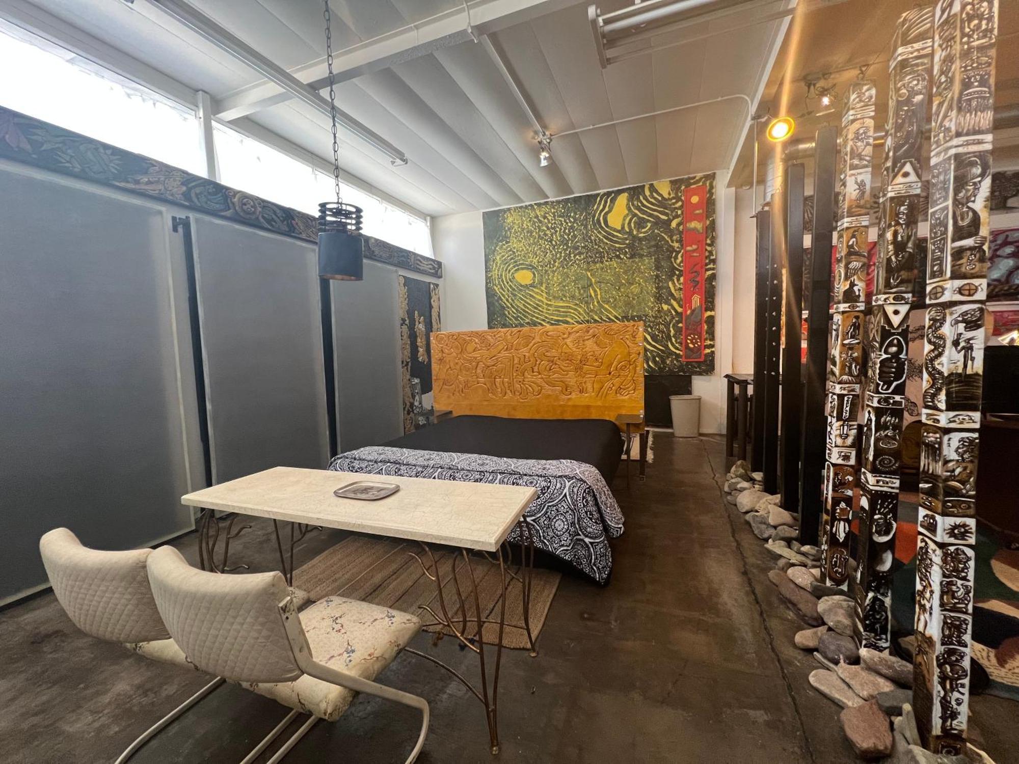 Space Castle: A 1950S Gas Station Transformed Into An Art Themed Wonderland Truth or Consequences Extérieur photo